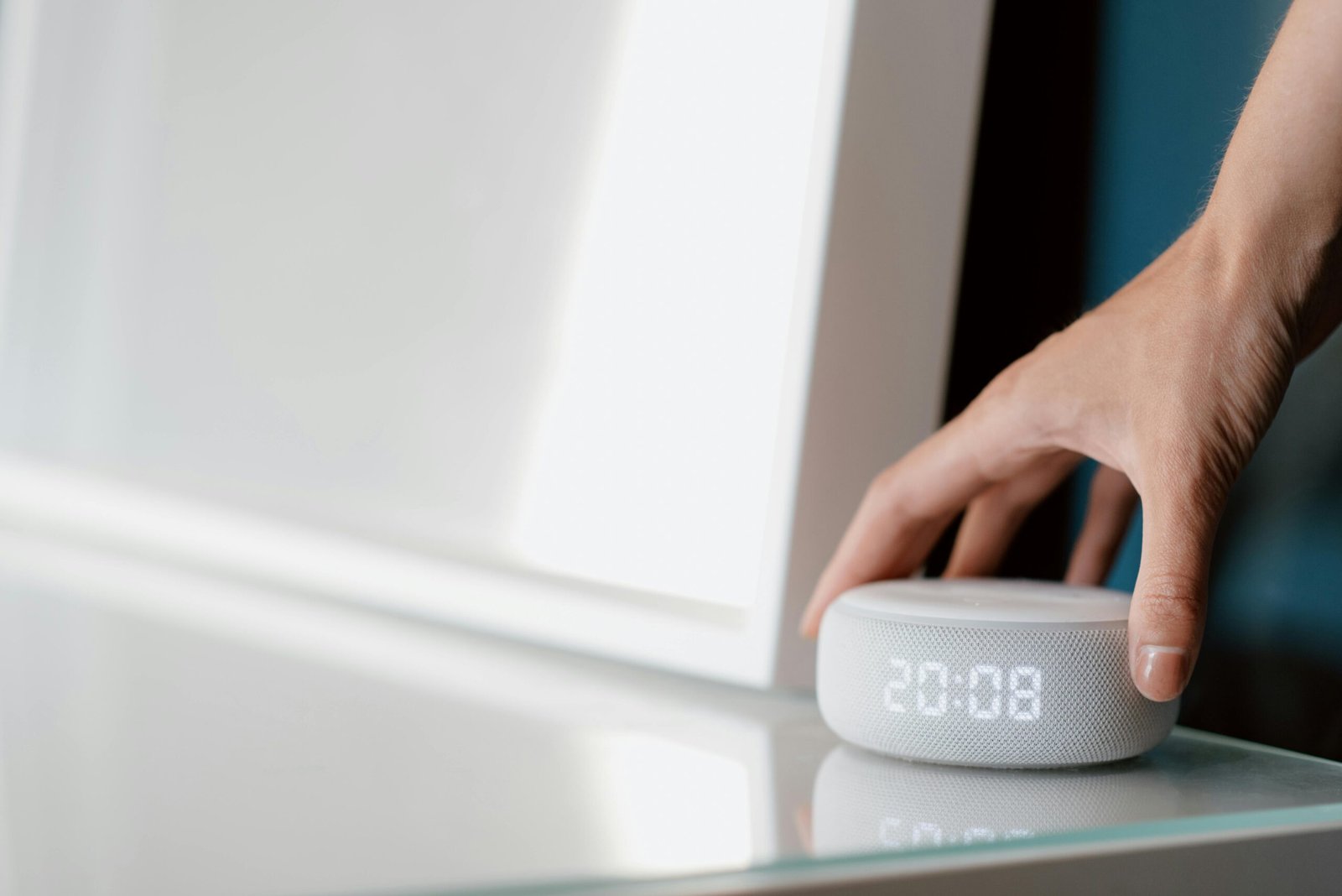 Smart Home Hub Setup: 9 Best Ways To Master Automation Fast 1 pexels anete lusina 4790257 scaled HOME IMPROVEMENT DAILY